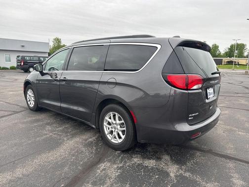 Granite Crystal Metallic Clearcoat 2020 Chrysler Voyager LXI