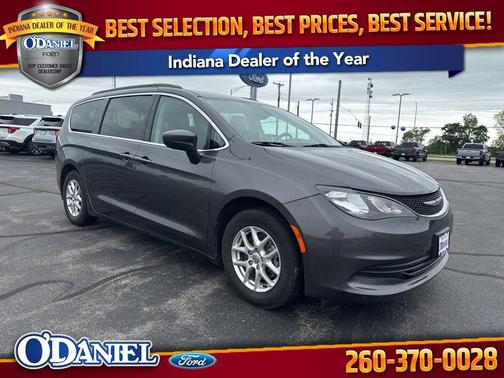 Granite Crystal Metallic Clearcoat 2020 Chrysler Voyager LXI