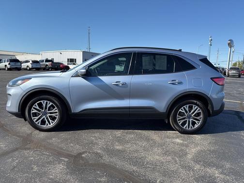 2022 Ford Escape SEL