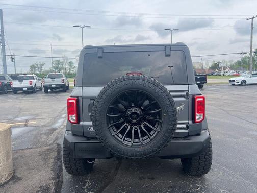 Carbonized Gray Metallic 2026 Ford Bronco Big Bend
