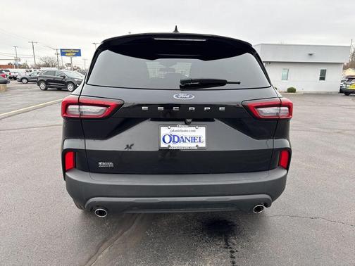Black Metallic 2025 Ford Escape ST-Line