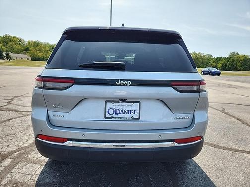 2023 Jeep Grand Cherokee Laredo
