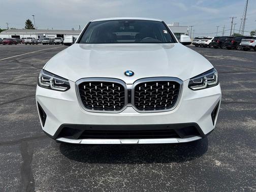 Alpine White 2024 BMW X4 xDrive30i