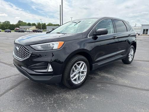Black Metallic 2023 Ford Edge SEL