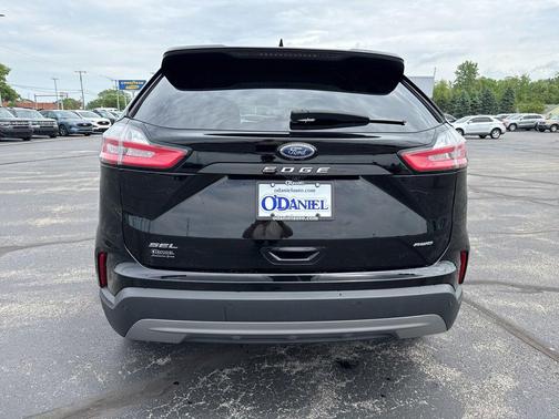 Black Metallic 2023 Ford Edge SEL