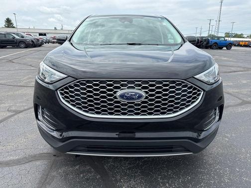 Black Metallic 2023 Ford Edge SEL