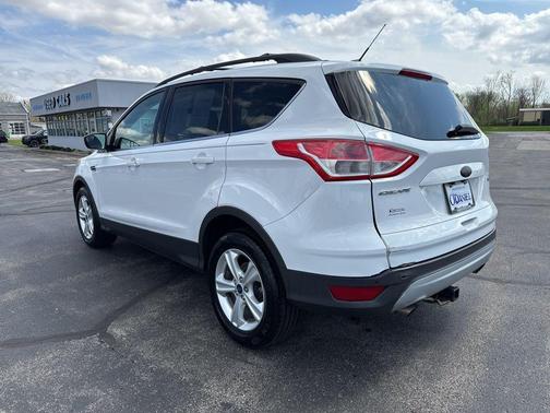Oxford White 2015 Ford Escape SE