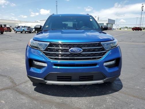 Photo 2 of 33 of 2020 Ford Explorer XLT