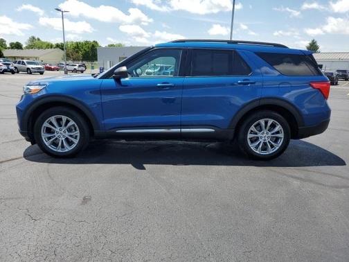 Photo 4 of 33 of 2020 Ford Explorer XLT