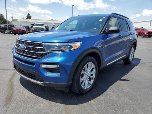Photo 3 of 33 of 2020 Ford Explorer XLT