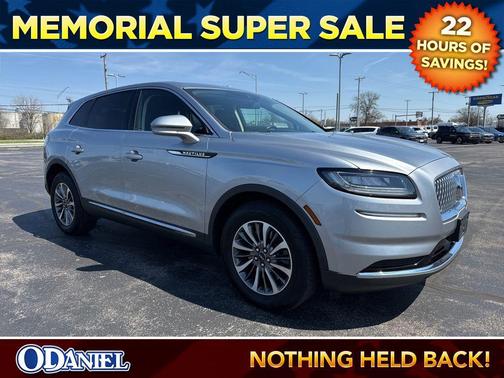 Radiance Metallic 2023 Lincoln Nautilus Standard