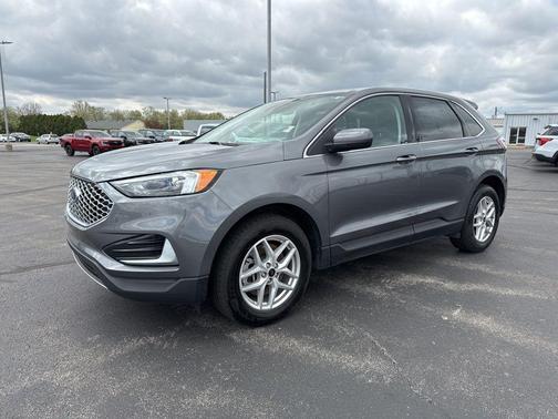 Gray Metallic 2024 Ford Edge SEL