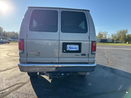 2012 Ford E350 Super Duty XLT