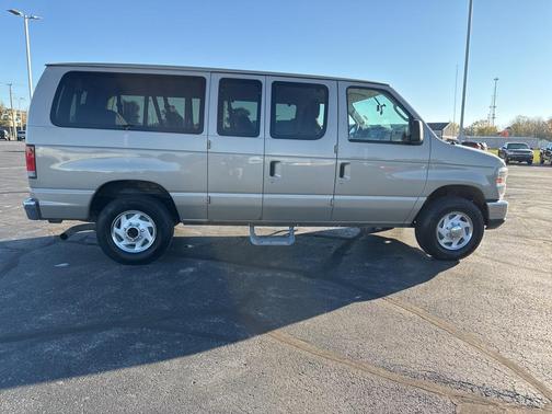 2012 Ford E350 Super Duty XLT