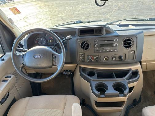 2012 Ford E350 Super Duty XLT