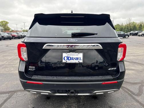 Black Metallic 2024 Ford Explorer XLT