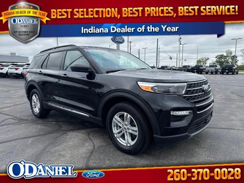 Black Metallic 2024 Ford Explorer XLT