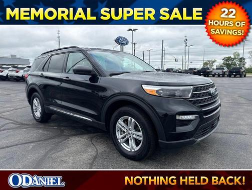 Black Metallic 2024 Ford Explorer XLT