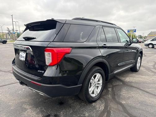 Black Metallic 2024 Ford Explorer XLT