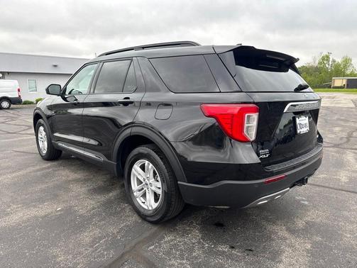 Black Metallic 2024 Ford Explorer XLT