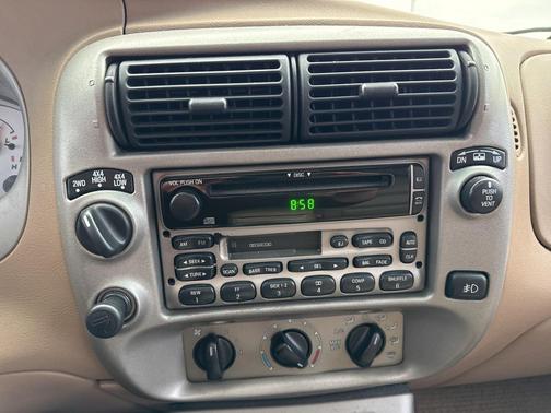 2001 Ford Explorer Sport Trac Base