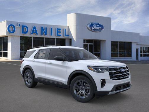 Space White Metallic 2026 Ford Explorer Active