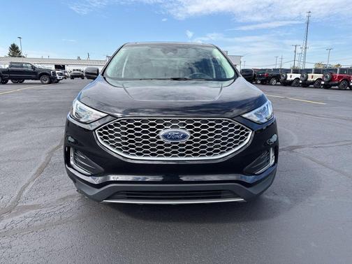 Black Metallic 2024 Ford Edge SEL