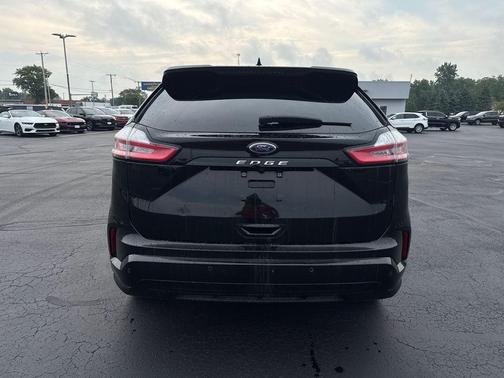 Black Metallic 2023 Ford Edge ST Line