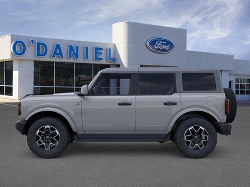 Avalanche Gray 2026 Ford Bronco Outer Banks