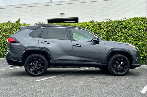 2024 Toyota RAV4 Hybrid SE