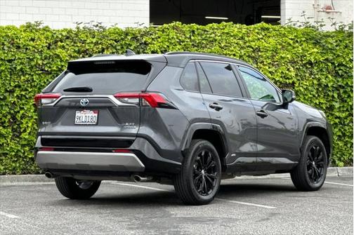 2024 Toyota RAV4 Hybrid SE