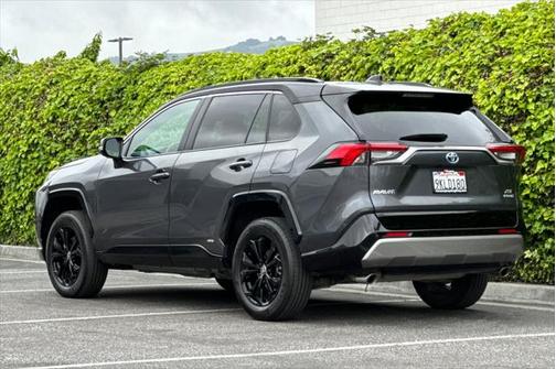 2024 Toyota RAV4 Hybrid SE