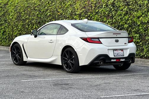 2025 Toyota GR86 Premium