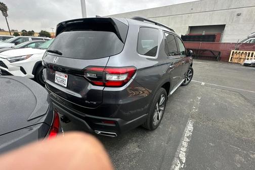 2023 Honda Pilot AWD Elite