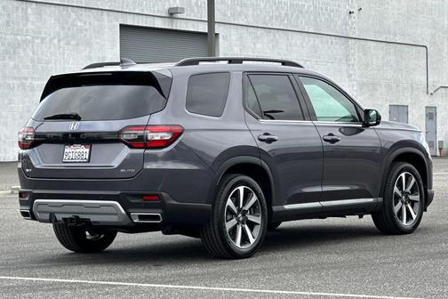 2023 Honda Pilot AWD Elite