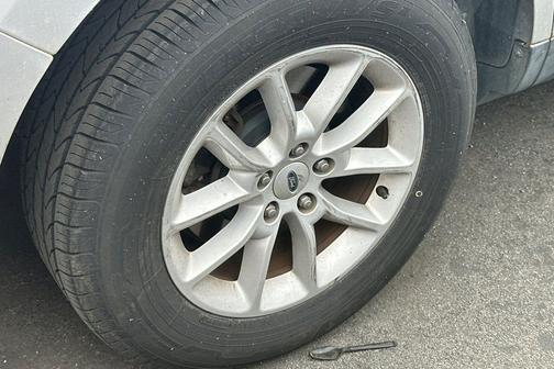 Ingot Silver 2013 Ford Edge SE