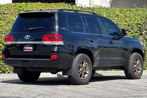Midnight Black Metallic 2020 Toyota Land Cruiser Base