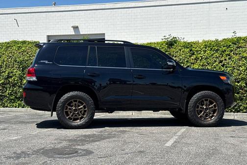 Midnight Black Metallic 2020 Toyota Land Cruiser Base