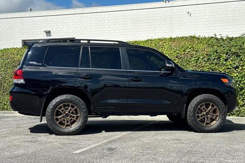 Midnight Black Metallic 2020 Toyota Land Cruiser Base