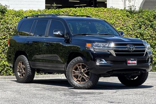 Midnight Black Metallic 2020 Toyota Land Cruiser Base