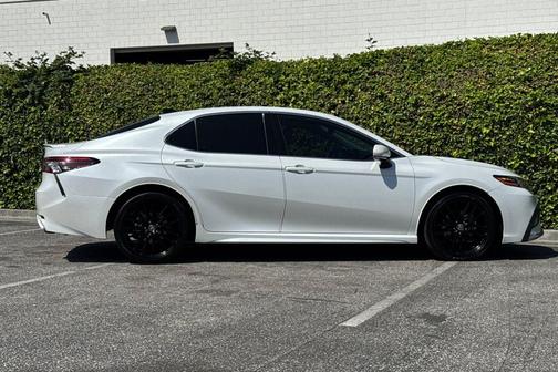 Wind Chill Pearl 2021 Toyota Camry XSE