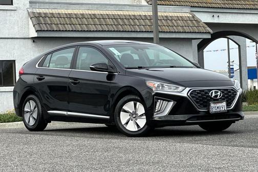 2022 Hyundai IONIQ Hybrid SE