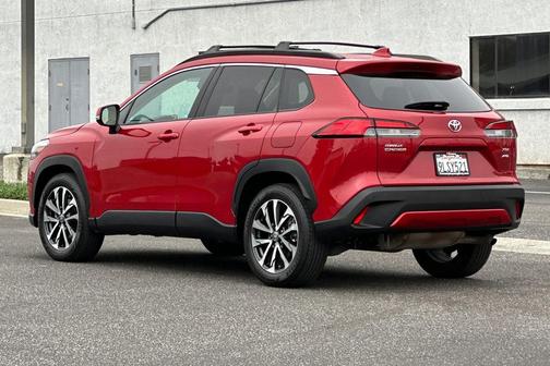 2024 Toyota Corolla Cross XLE