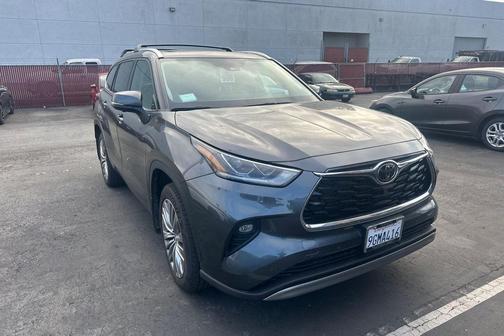 2023 Toyota Highlander Platinum