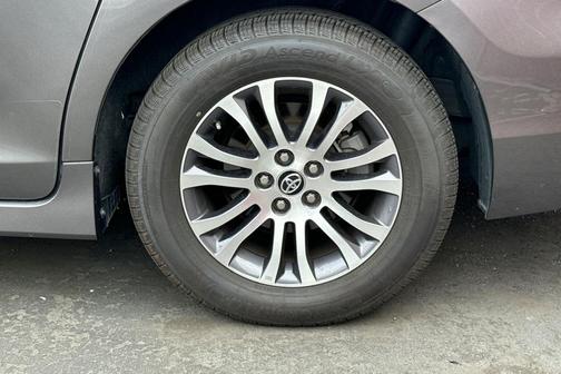 2020 Toyota Sienna XLE