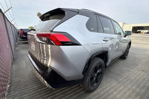 Silver Sky Metallic w/Midnight Black Roof 2020 Toyota RAV4 Hybrid SE