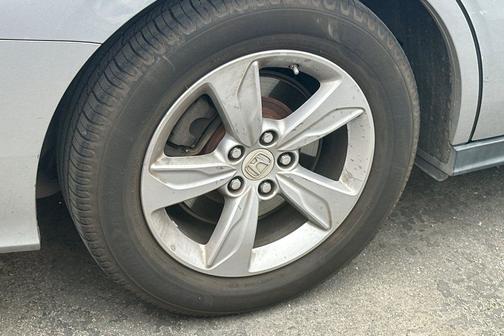 Lunar Silver Metallic 2018 Honda Odyssey EX