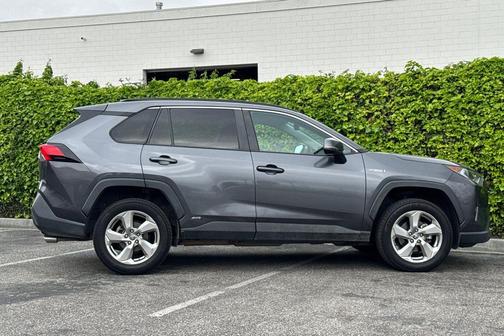 Magnetic Gray Metallic 2021 Toyota RAV4 Hybrid XLE Premium