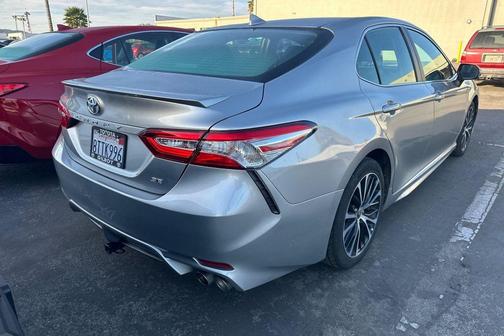 2020 Toyota Camry SE