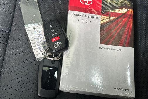 Ocean Gem/Midnight Black Metallic 2025 Toyota Camry XSE